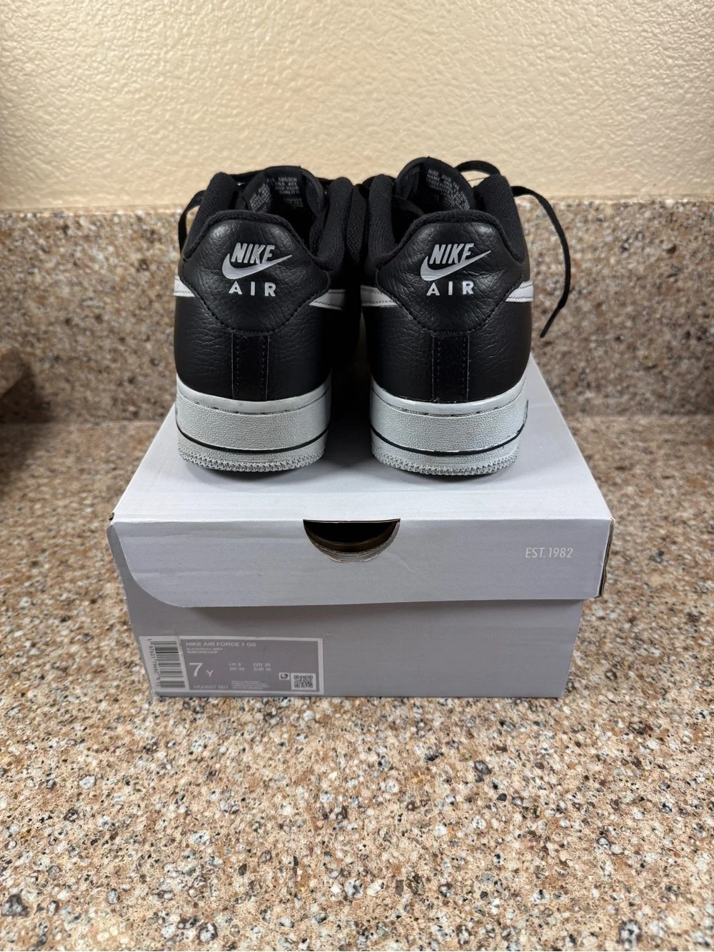 Nike Black/Wolf Gray GS Air Force 1 size 7Y